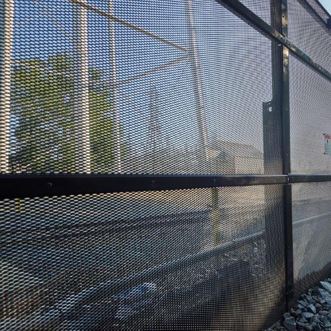metal mesh fence (8)