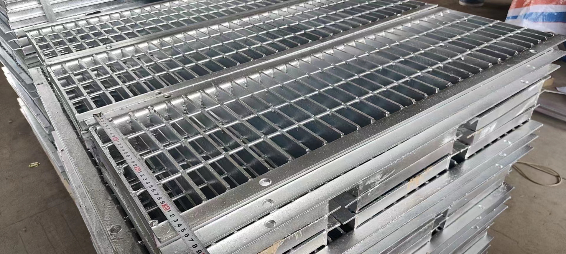 steel grate (57)